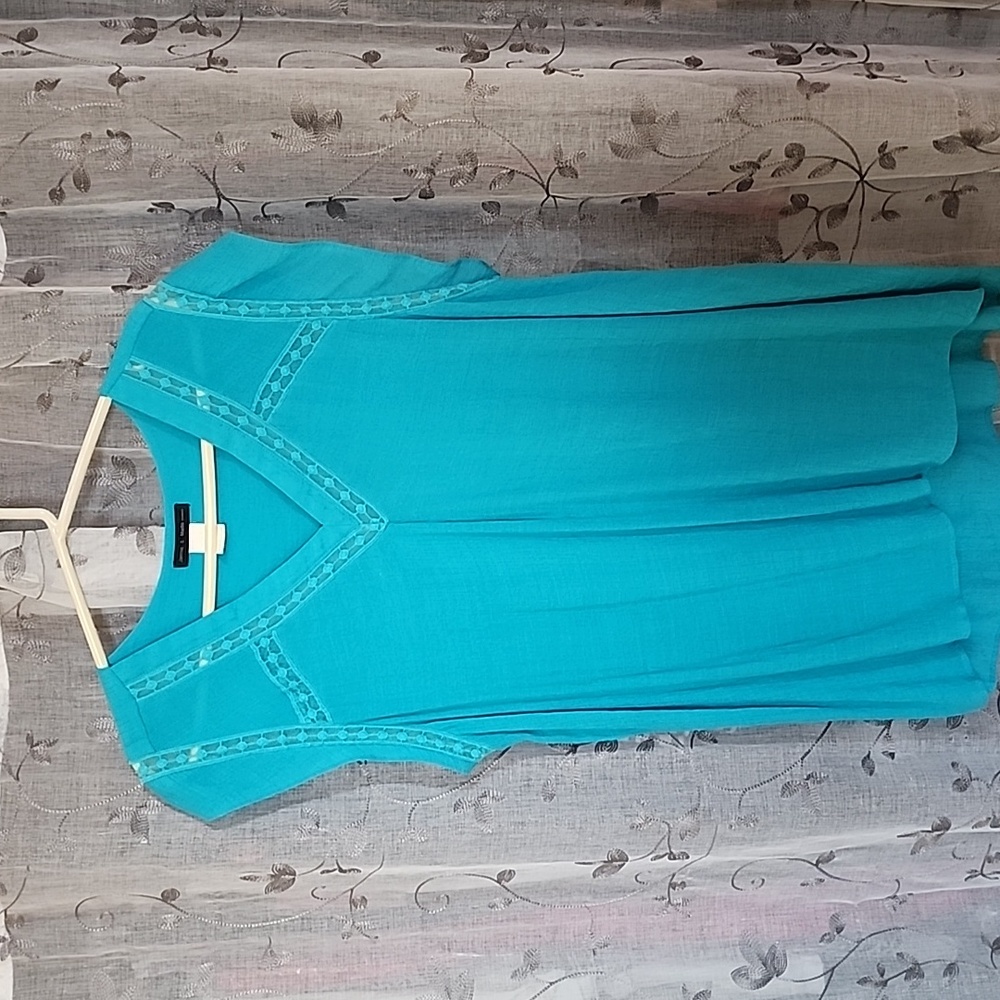 Women's Turquoise Top